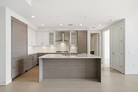 2047 Westcreek Ln #507, Houston, TX 77027