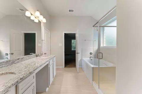 Bath - 12276 Emerald Mist Ln, Conroe, TX 77304 photo 1 of 3