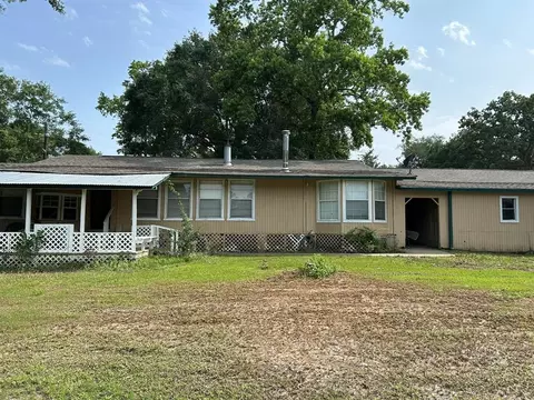 Exterior - 320 Deer Run Rd, Trinity, TX 75862 photo 4 of 10