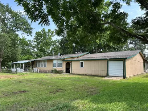 Exterior - 320 Deer Run Rd, Trinity, TX 75862 photo 3 of 10