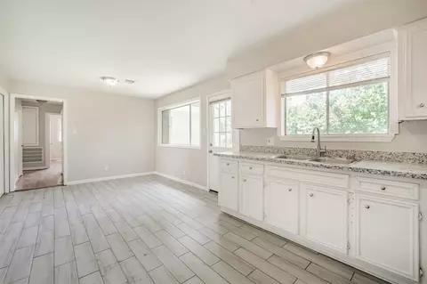Kitchen - 1306 Glencrest Dr, Pasadena, TX 77502 photo 3 of 3