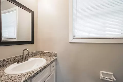 Bath - 1306 Glencrest Dr, Pasadena, TX 77502 photo 3 of 3