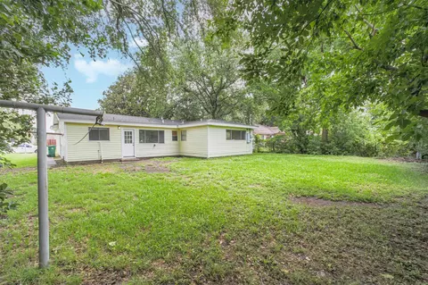 Exterior - 1306 Glencrest Dr, Pasadena, TX 77502 photo 3 of 3