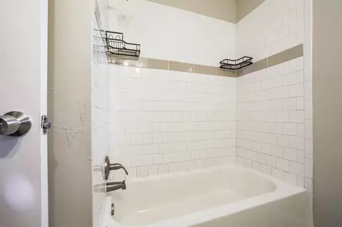 Bath - 1306 Glencrest Dr, Pasadena, TX 77502 photo 2 of 3
