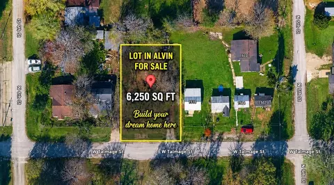 1512 W Talmadge St, Alvin, TX 77511