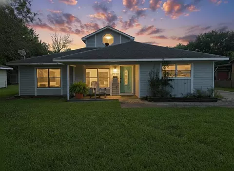 5952 Moonstone St, Port Arthur, TX 77640