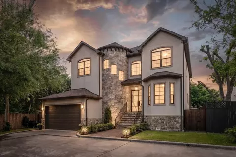 8011 Serenity Ct, Houston, TX 77025