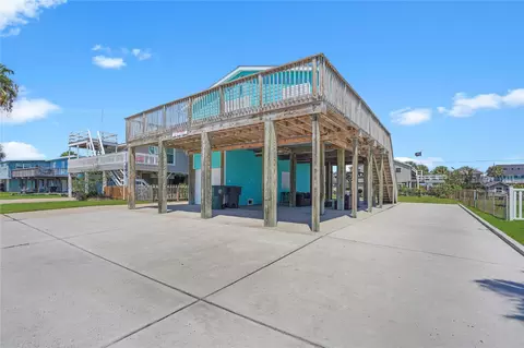 4003 Panola Dr, Galveston, TX 77554
