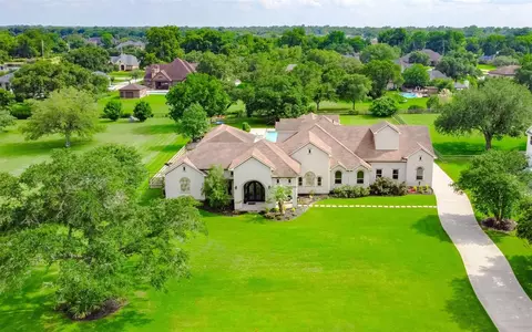 3807 Westerdale Dr, Fulshear, TX 77441