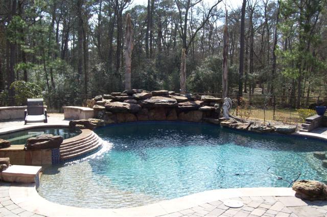 37627 Edgewater Dr, Pinehurst, TX 77362 photo 1