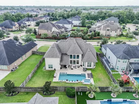 2106 Old Town Dr, Missouri City, TX 77459