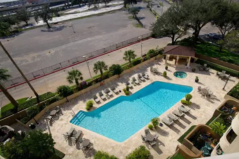3525 Sage Rd #718, Houston, TX 77056