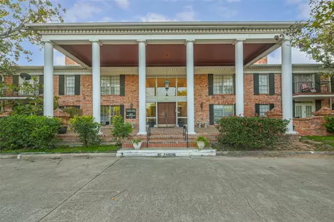 2824 Briarhurst Dr #24, Houston, TX 77057