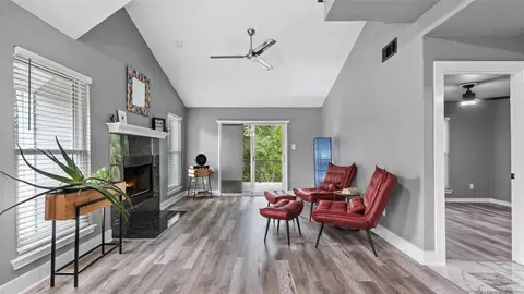 57 Hideaway Dr, Friendswood, TX 77546