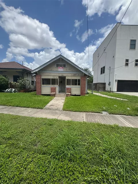 3265 Holman St, Houston, TX 77004