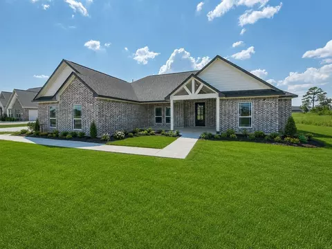 6427 Tomahawk Dr, Baytown, TX 77523