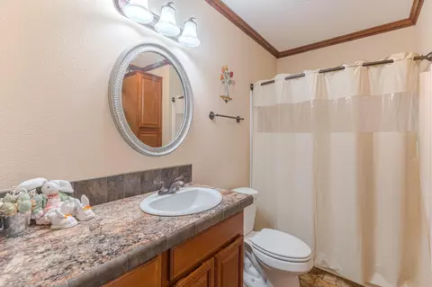 Bath - 115 Canadian Dr, Trinity, TX 75862 photo 1 of 3