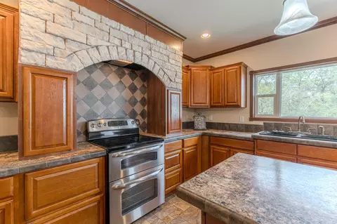 Kitchen - 115 Canadian Dr, Trinity, TX 75862 photo 3 of 7