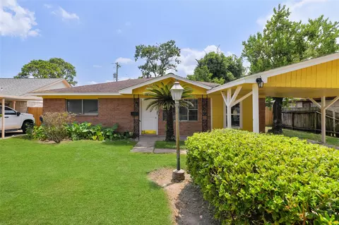 7405 Carver Ave, Texas City, TX 77591