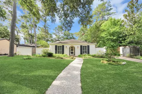 10115 Holly Springs Dr, Houston, TX 77042