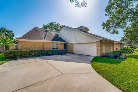 226 Squires Bnd, Stafford, TX 77477