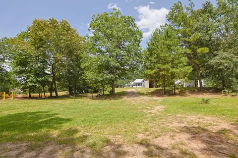 7420 Jackson Rd, Montgomery, TX 77316