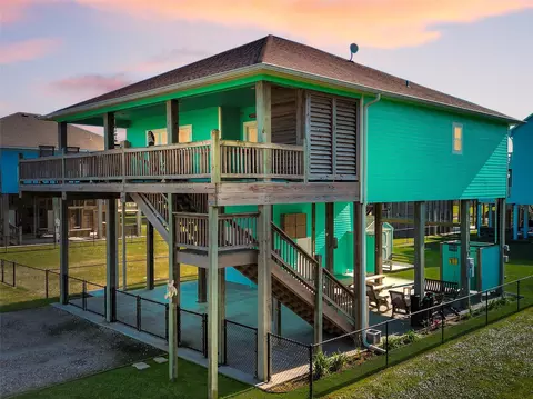 861 Wommack, Crystal Beach, TX 77650