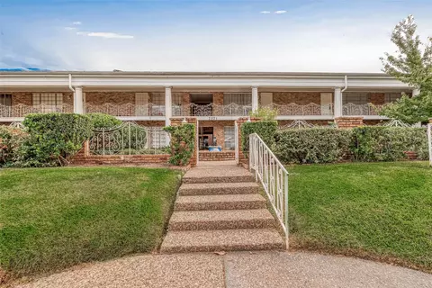 2201 Fountain View Dr #54, Houston, TX 77057