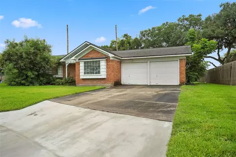 2905 Borden Cir, El Campo, TX 77437