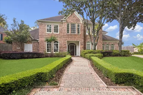 2306 Pinefield Ln, Houston, TX 77063