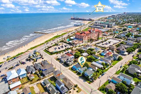 1805 19th St, Galveston, TX 77550