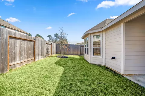Exterior - 2816 Madison Dr, Conroe, TX 77304 photo 4 of 5