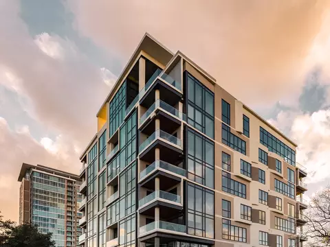 5104 Caroline St #702, Houston, TX 77004