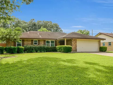 805 Bluebonnet Ln, Katy, TX 77493