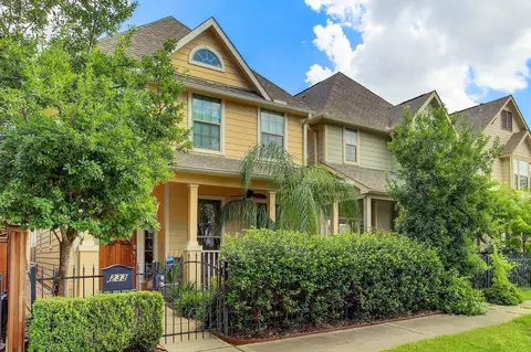 233 W 26th St, Houston, TX 77008