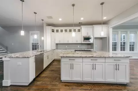 402 W 28th St, Houston, TX 77008