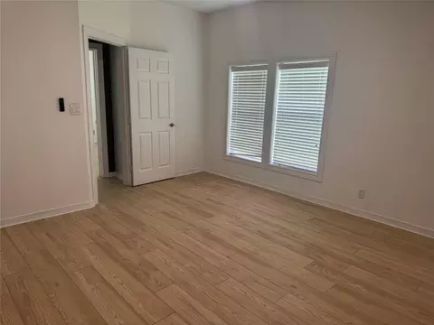 125 N Shirley St, Alvin, TX 77511