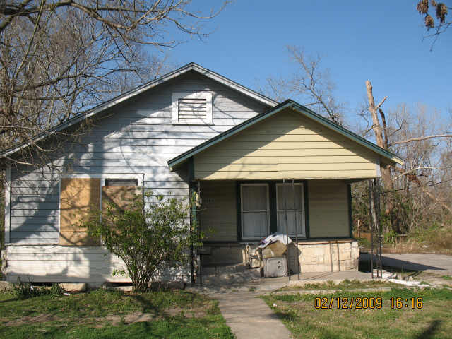 809 Booth St, Houston, TX 77009 photo 1