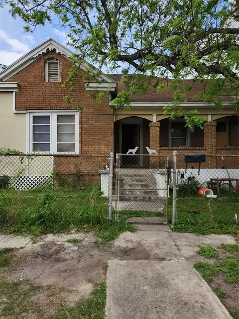 1717 Maury St, Houston, TX 77026
