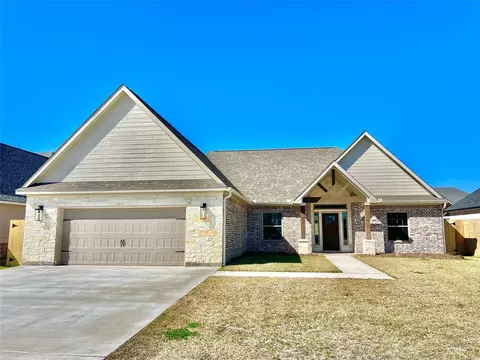 5 Gemstone Ct, Angleton, TX 77515 photo 1