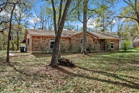 504 Catfish Ln, Conroe, TX 77384