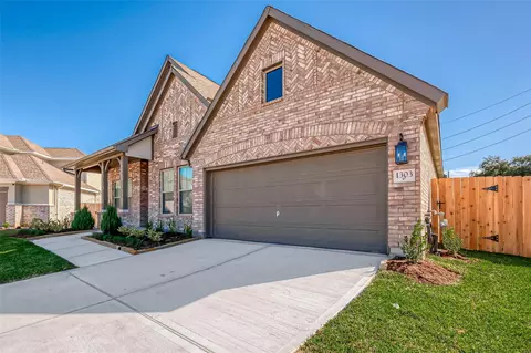 1303 Munson Valley Rd, Richmond, TX 77406