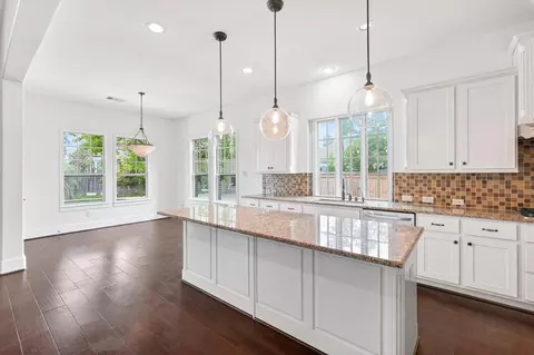 Kitchen - 27 Hedgedale Way, Spring, TX 77389 photo 2 of 2