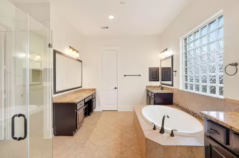 Bath - 27 Hedgedale Way, Spring, TX 77389 photo 1 of 4
