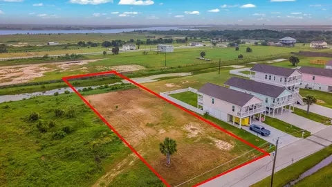 2445 103rd St, Galveston, TX 77554