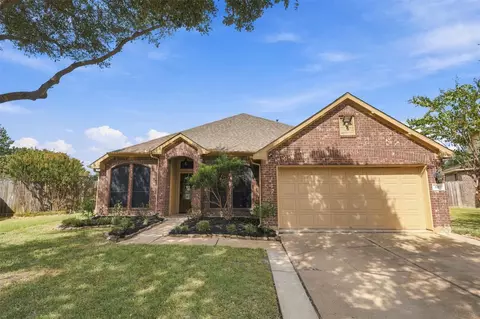 3203 Cactus Heights Ln, Pearland, TX 77581