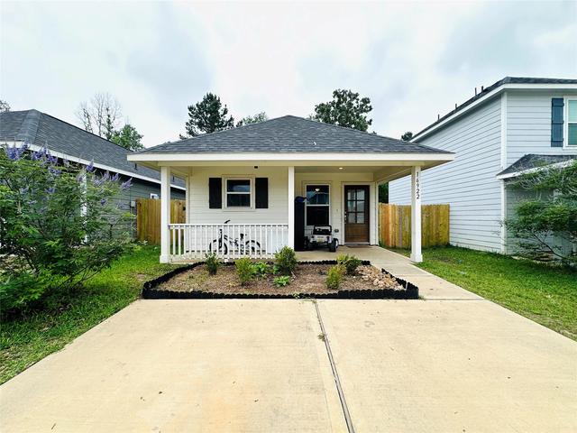 16922 Marie Village Dr, Conroe, TX 77306