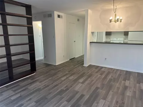 2814 S Bartell Dr #13, Houston, TX 77054