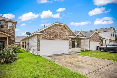 12007 Northpointe Meadows Dr, Tomball, TX 77377