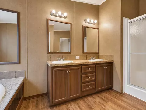 Bath - 412 Ridge Trl, Trinity, TX 75862 photo 1 of 2